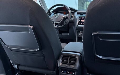 Volkswagen Tiguan II, 2018 год, 2 990 000 рублей, 12 фотография