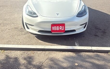Tesla Model 3 I, 2022 год, 1 995 000 рублей, 1 фотография