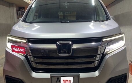 Honda Stepwgn IV, 2018 год, 2 200 000 рублей, 1 фотография