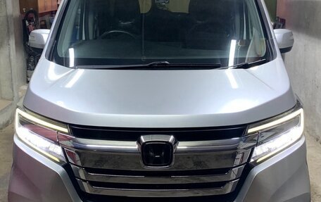 Honda Stepwgn IV, 2018 год, 2 200 000 рублей, 2 фотография