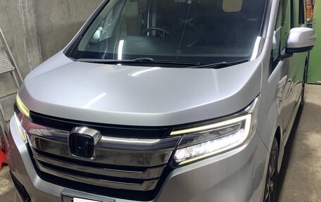 Honda Stepwgn IV, 2018 год, 2 200 000 рублей, 4 фотография