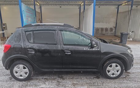 Renault Sandero II рестайлинг, 2016 год, 700 000 рублей, 4 фотография