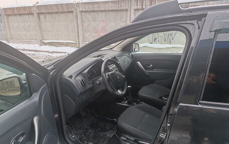 Renault Sandero II рестайлинг, 2016 год, 700 000 рублей, 6 фотография