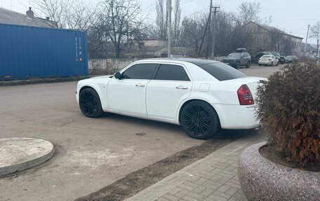 Chrysler 300C II, 2005 год, 1 000 000 рублей, 7 фотография