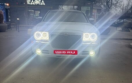 Chrysler 300C II, 2005 год, 1 000 000 рублей, 3 фотография