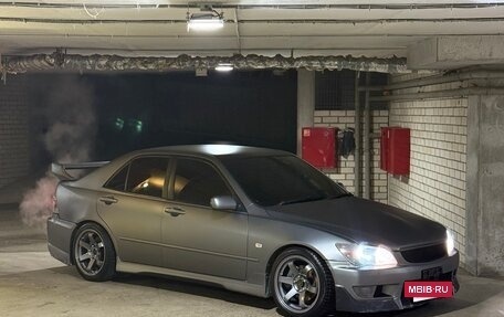 Toyota Altezza, 2001 год, 810 000 рублей, 3 фотография