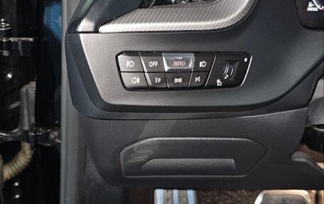 BMW 1 серия, 2020 год, 3 300 000 рублей, 26 фотография