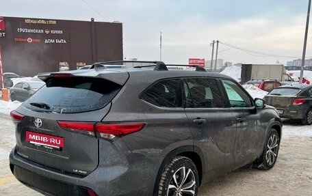 Toyota Highlander, 2021 год, 5 150 000 рублей, 8 фотография