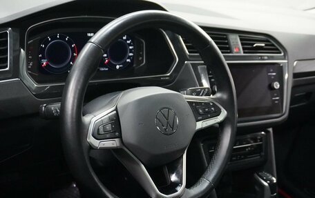 Volkswagen Tiguan II, 2021 год, 2 958 000 рублей, 10 фотография