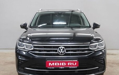 Volkswagen Tiguan II, 2021 год, 2 958 000 рублей, 2 фотография