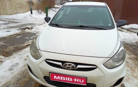 Hyundai Solaris II рестайлинг, 2013 год, 600 000 рублей, 1 фотография