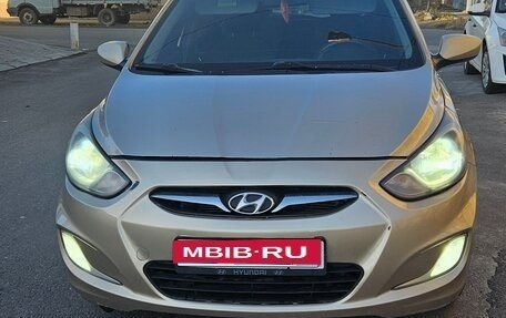 Hyundai Solaris II рестайлинг, 2012 год, 850 000 рублей, 1 фотография