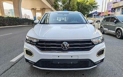 Volkswagen T-Roc I, 2022 год, 1 780 000 рублей, 1 фотография