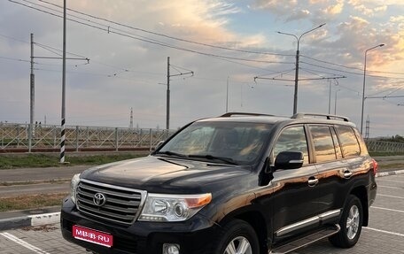 Toyota Land Cruiser 200, 2013 год, 3 700 000 рублей, 1 фотография