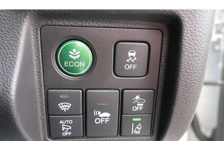 Honda Vezel, 2017 год, 1 195 000 рублей, 20 фотография