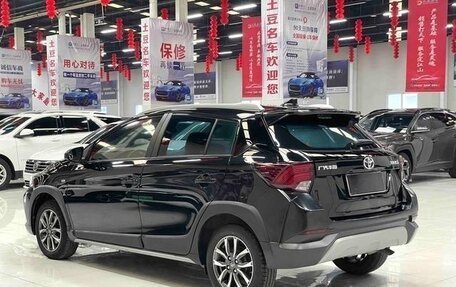 Toyota Yaris XP150 рестайлинг, 2022 год, 1 200 000 рублей, 6 фотография