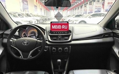 Toyota Yaris XP150 рестайлинг, 2022 год, 1 200 000 рублей, 10 фотография