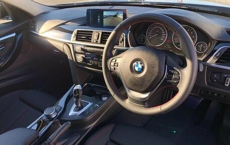 BMW 3 серия, 2018 год, 1 700 000 рублей, 6 фотография