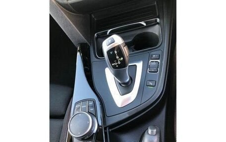 BMW 3 серия, 2018 год, 1 700 000 рублей, 13 фотография