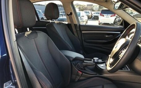BMW 3 серия, 2018 год, 1 700 000 рублей, 7 фотография