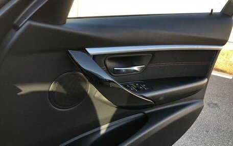 BMW 3 серия, 2018 год, 1 700 000 рублей, 11 фотография