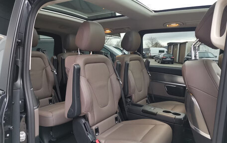 Mercedes-Benz V-Класс, 2023 год, 8 700 000 рублей, 12 фотография