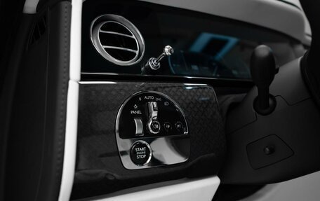 Rolls-Royce Cullinan, 2026 год, 73 000 000 рублей, 6 фотография