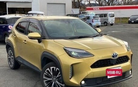 Toyota Yaris Cross, 2023 год, 1 390 000 рублей, 3 фотография