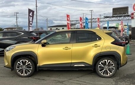 Toyota Yaris Cross, 2023 год, 1 390 000 рублей, 4 фотография