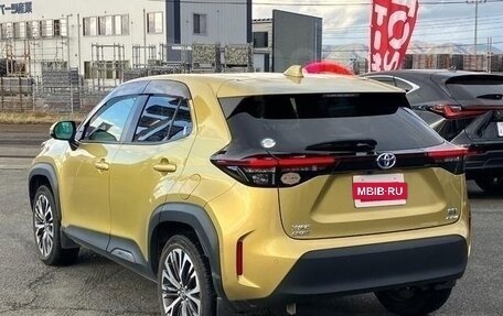 Toyota Yaris Cross, 2023 год, 1 390 000 рублей, 6 фотография