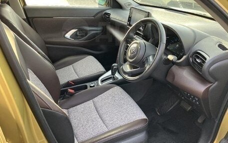 Toyota Yaris Cross, 2023 год, 1 390 000 рублей, 9 фотография