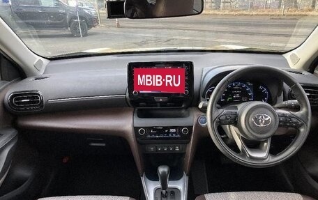 Toyota Yaris Cross, 2023 год, 1 390 000 рублей, 10 фотография