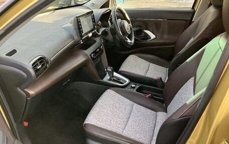 Toyota Yaris Cross, 2023 год, 1 390 000 рублей, 11 фотография