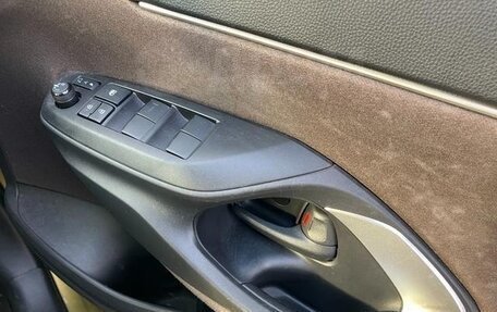 Toyota Yaris Cross, 2023 год, 1 390 000 рублей, 17 фотография