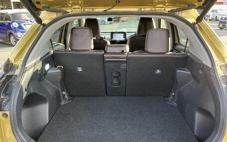 Toyota Yaris Cross, 2023 год, 1 390 000 рублей, 24 фотография