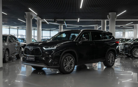 Toyota Highlander, 2025 год, 5 600 000 рублей, 1 фотография