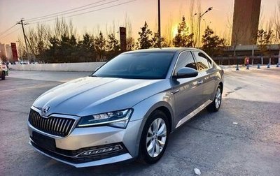 Skoda Superb III рестайлинг, 2022 год, 1 880 000 рублей, 1 фотография