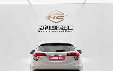 Honda Vezel, 2022 год, 1 680 000 рублей, 5 фотография