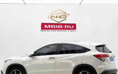 Honda Vezel, 2022 год, 1 680 000 рублей, 6 фотография