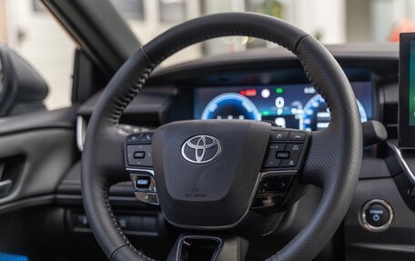 Toyota Camry, 2025 год, 5 390 000 рублей, 8 фотография