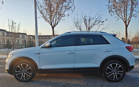Volkswagen T-Roc I, 2022 год, 1 750 000 рублей, 8 фотография