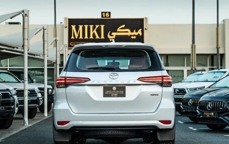 Toyota Fortuner II, 2026 год, 4 680 000 рублей, 6 фотография