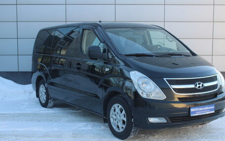 Hyundai H-1 II рестайлинг, 2011 год, 1 569 000 рублей, 3 фотография