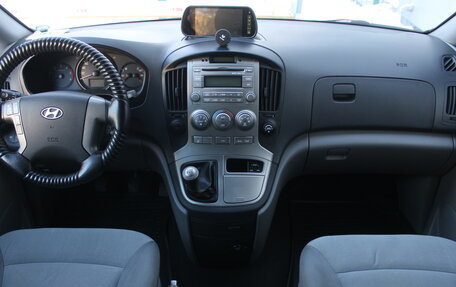 Hyundai H-1 II рестайлинг, 2011 год, 1 569 000 рублей, 9 фотография