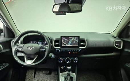 Hyundai Venue I, 2022 год, 1 641 600 рублей, 7 фотография