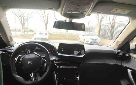 Peugeot 2008 II, 2022 год, 1 390 000 рублей, 5 фотография