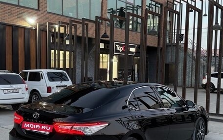 Toyota Camry, 2022 год, 3 350 000 рублей, 4 фотография