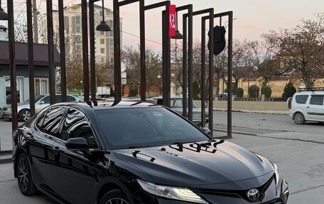 Toyota Camry, 2022 год, 3 350 000 рублей, 3 фотография