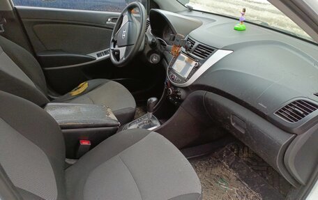 Hyundai Solaris II рестайлинг, 2013 год, 600 000 рублей, 7 фотография