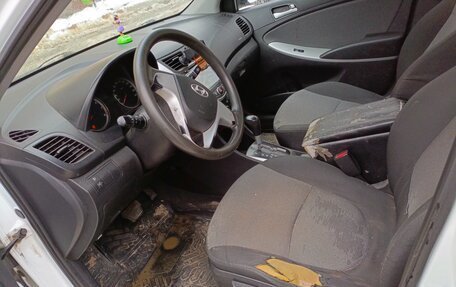 Hyundai Solaris II рестайлинг, 2013 год, 600 000 рублей, 6 фотография